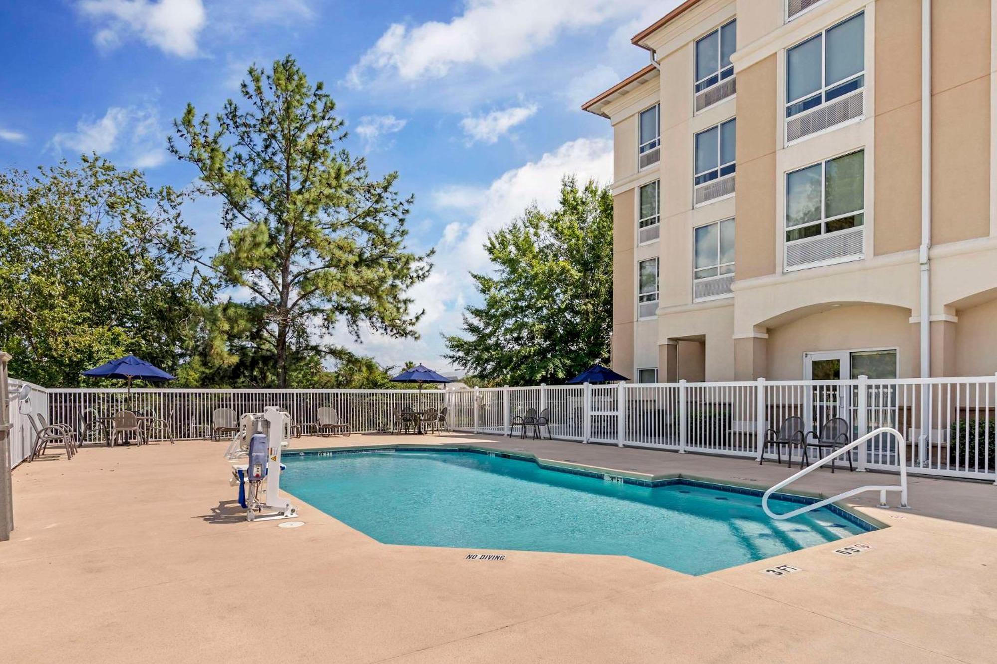 Comfort Suites Valdosta Exterior foto